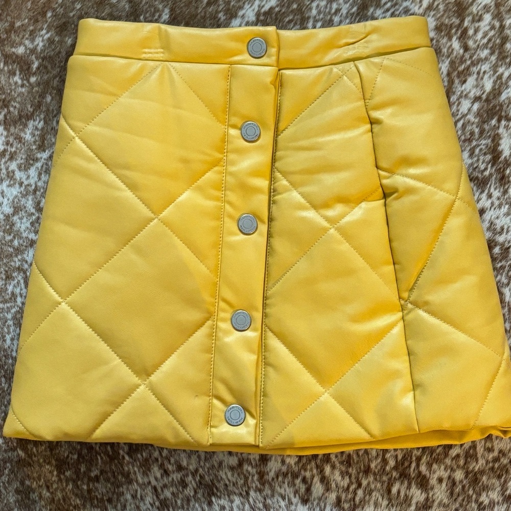 YELLOW LEATHER MINI SKIRT (girls)